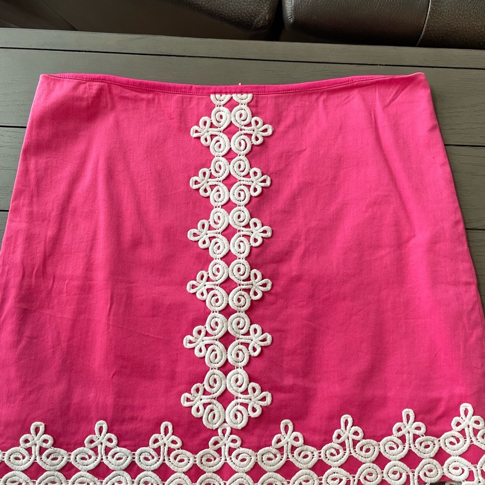 Lily Pulitzer pink and white skirt. Size 6